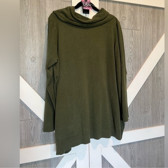 B13.09 CYRUS Plus Cowl Neck Long Doman Sleeves Olive š« Green 3X - Picture 2 of 3